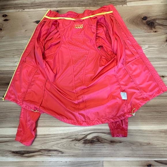 Helly Hansen Fly Light 2 in 1 Training Windbreaker size M - Picture 3 of 6